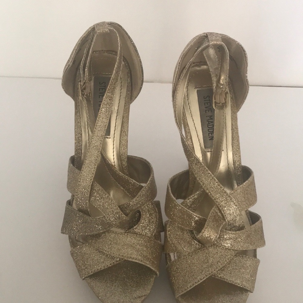 Golden women Heels Sandal by Steve MADDEN